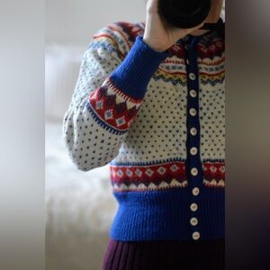 Vintage wool fair isle cardigan sweater size Medium fits smaller